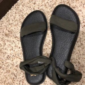 Sanuk yoga sandals